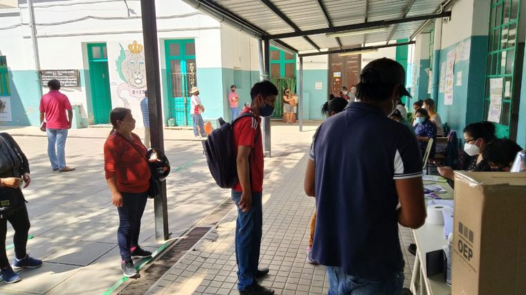 Bolivianos que viven en Córdoba eligieron presidente este domingo.