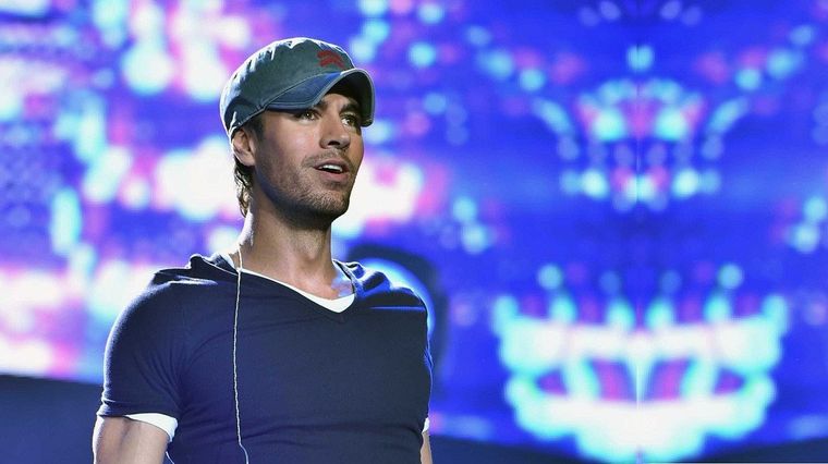 Premiarán a Enrique Iglesias en la gala de Billboard 2020