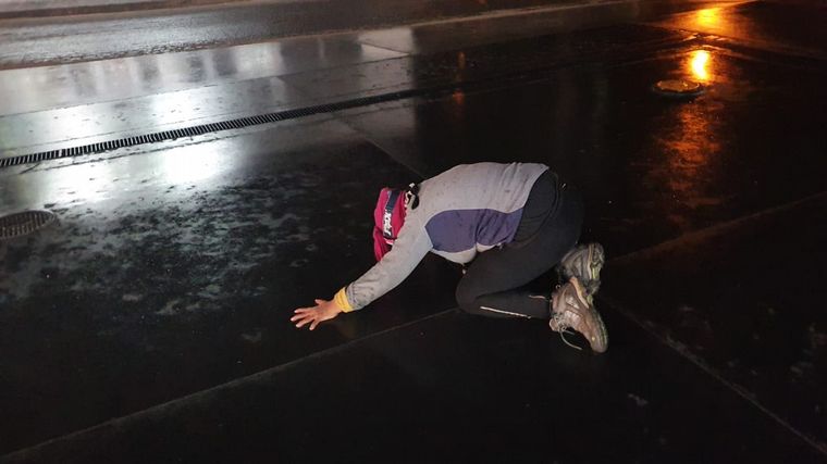 La emoción de una vecina que vive en lo más alto del cerro Las Gemelas