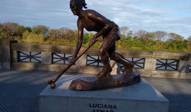Vandalizaron estatuas de deportistas en Buenos Aires