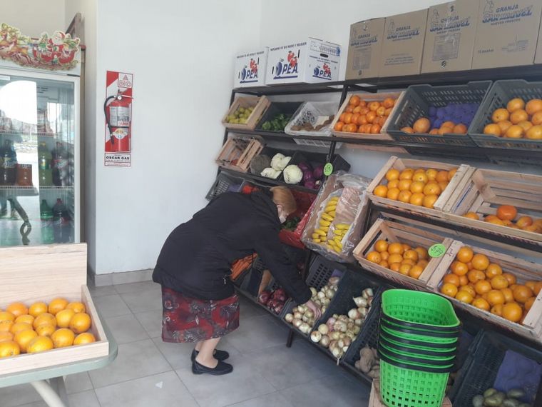 Robó una verdulería de Bariloche, pero luego devolvió el dinero.