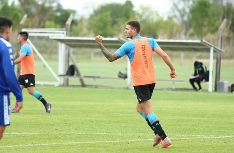 Pablo Vegetti convirtió el primer gol de Belgrano ante