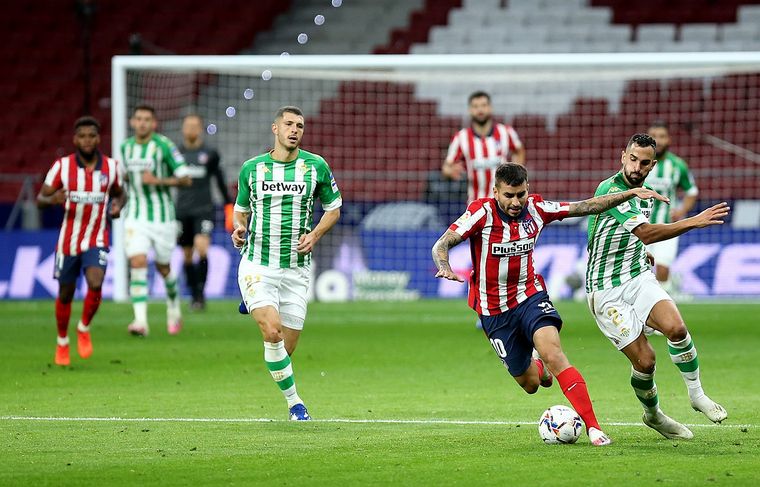 FOTO: Luis Suárez anotó el segundo gol del "Atleti".
