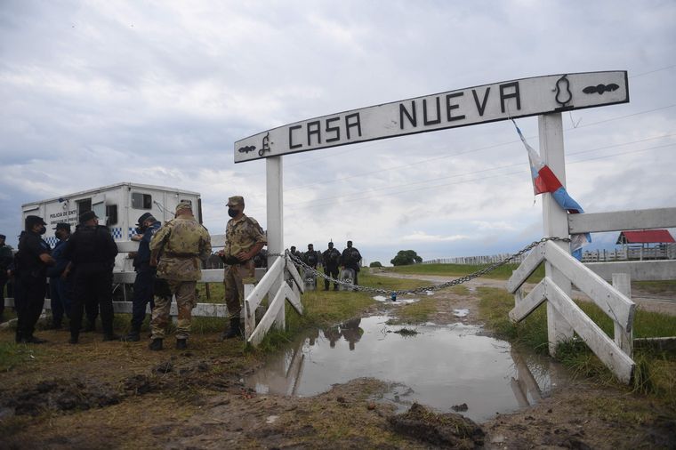 La manifestación se produjo frente al ingreso del campo Casa Nueva.