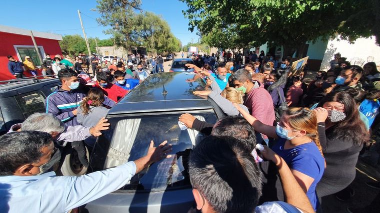 Despiden los restos de Joaquín Paredes, de 15 años.