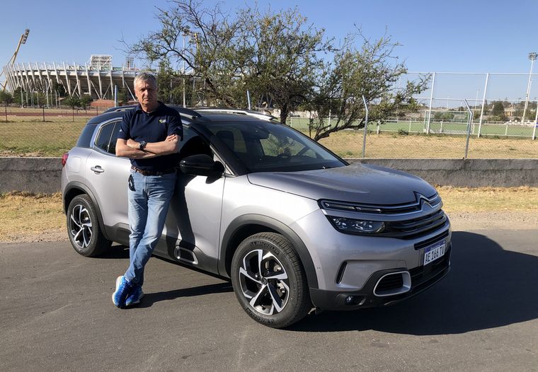 Una SUV equipada con los mas desarrollados sistemas de seguridad aplicados.