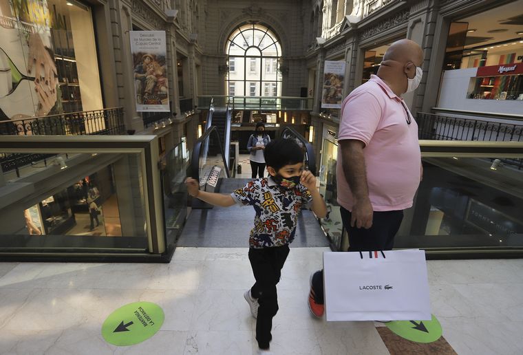 Se derrumbaron las ventas en shoppings.