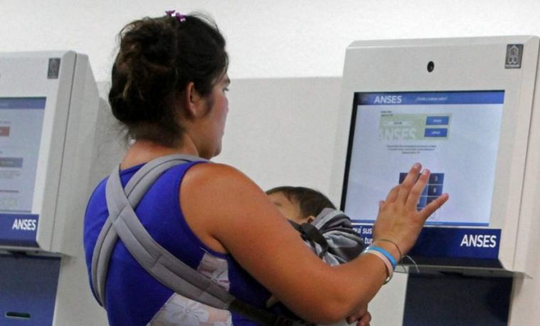 Tras la pandemia la indigencia afecta a 3,2 millones de niños y adolescentes.