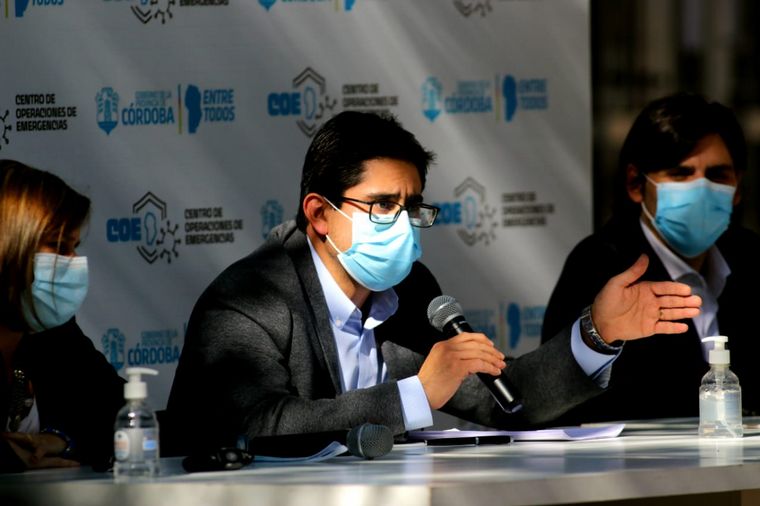 Diego Cardozo, ministro de Salud de Córdoba, en conferencia de prensa.