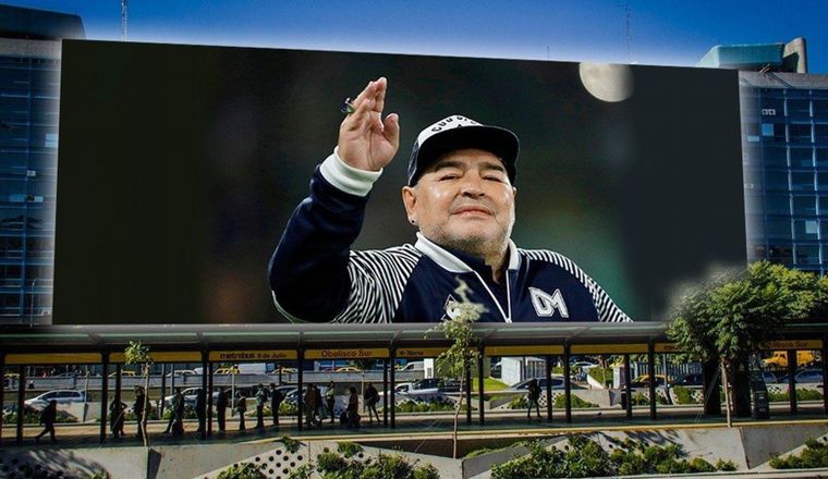 El cartel XL a Diego Maradona.