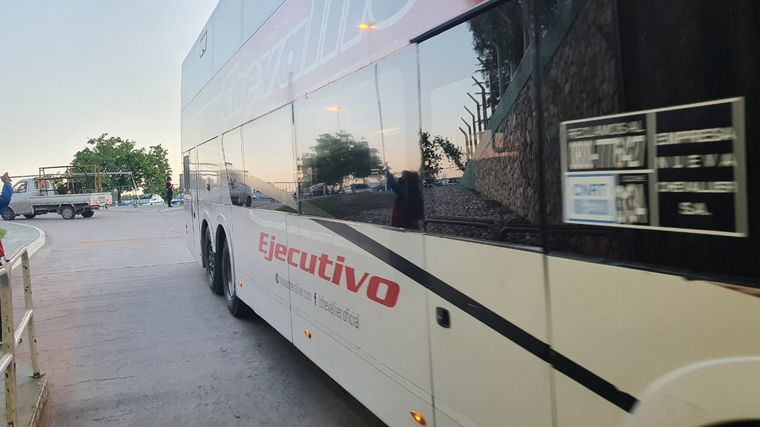 La llegada de los equipos al estadio.
