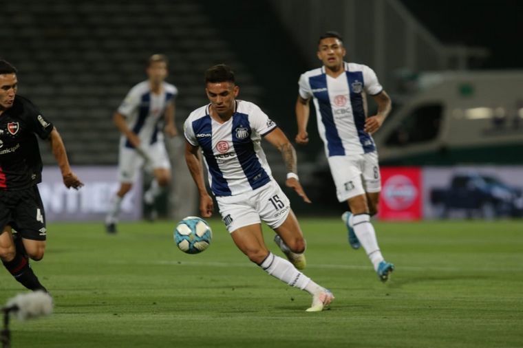 El fútbol volvió este viernes de la mano de Talleres y Newell's en el Kempes.