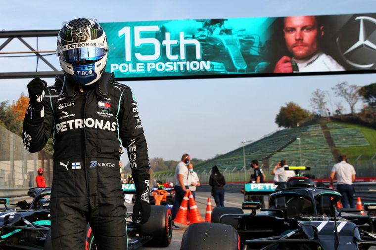 Una, por tantas. Bottas venció a Hamilton por la pole en Imola