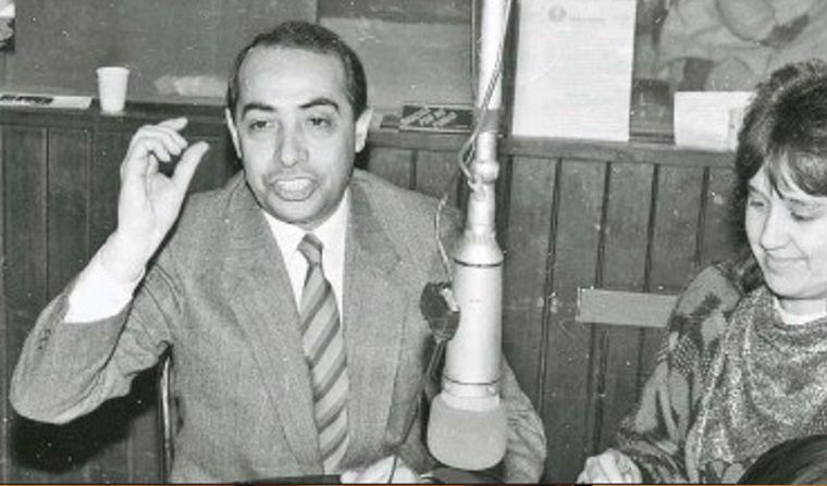 Mario Pereyra junto a equipo y artistas.