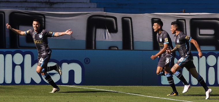 Atlético Tucumán goleó en Avellaneda (Foto: @ATOficial)