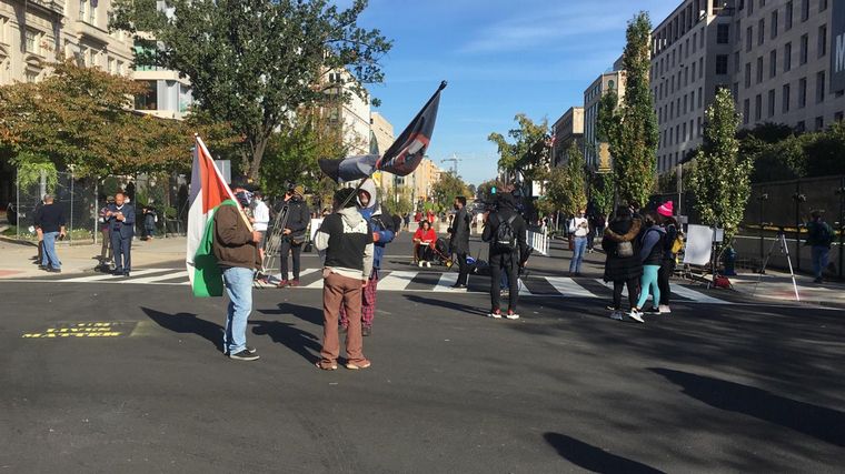 En Washington, la votación se vive con gran algarabía