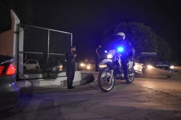 FOTO: La Policía realizó 40 allanamientos por robo de autos en Córdoba: 14 detenidos