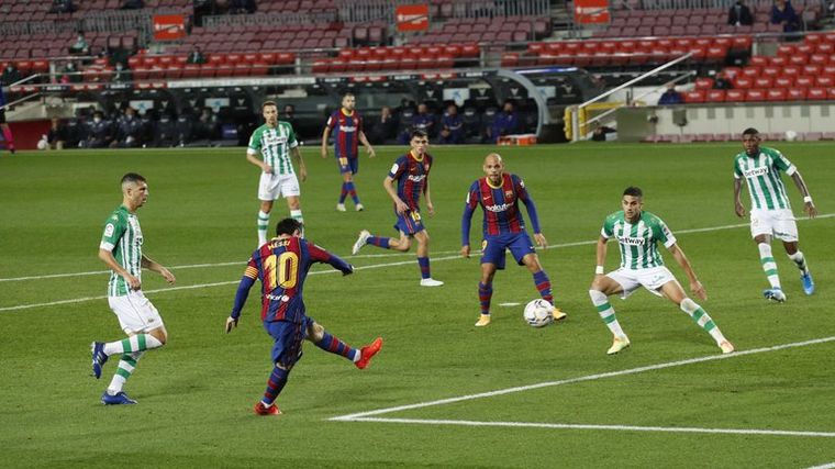Segundo gol de Messi ante el Betis. FOTO: Reuters