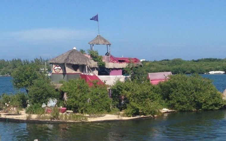FOTO: Isla flotante en Isla Mujeres