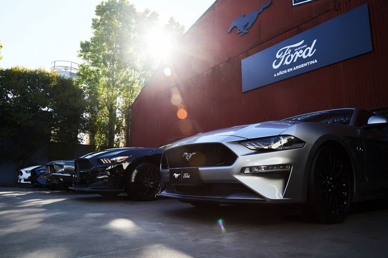 Las nuevas generaciones de Mustang en el Herencia Custom Garage.