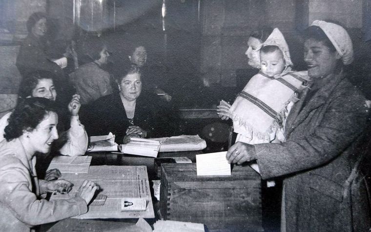 FOTO: A 69 años del primer voto femenino
