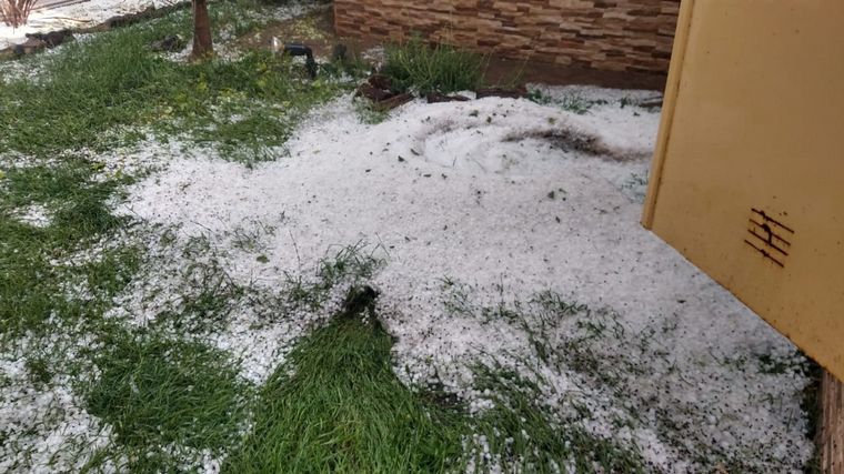 Fuertes tormentas y caída de granizo en Mendoza.