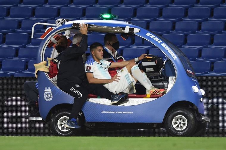 FOTO: El tremendo golpe que recibió el volante del Bayern Leverkusen. 