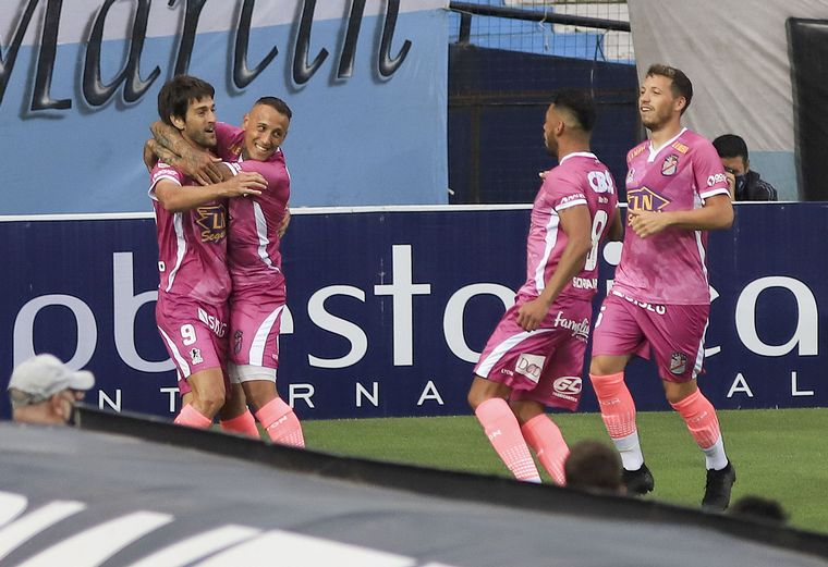 Racing cayó ante Arsenal