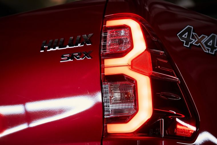 FOTO: Toyota HILUX 2021