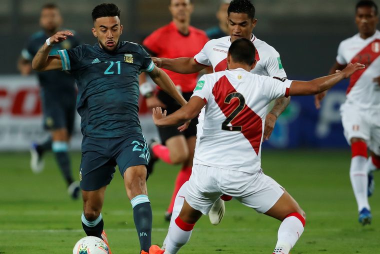 El delantero Nicolás González marcó el primer gol de Argentina. 