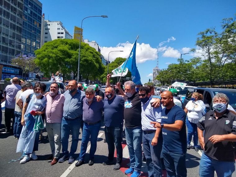FOTO: Manifestación del Polo Obrero y de municipales en Buenos Aires