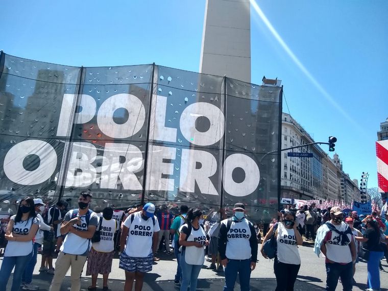 FOTO: Manifestación del Polo Obrero y de municipales en Buenos Aires