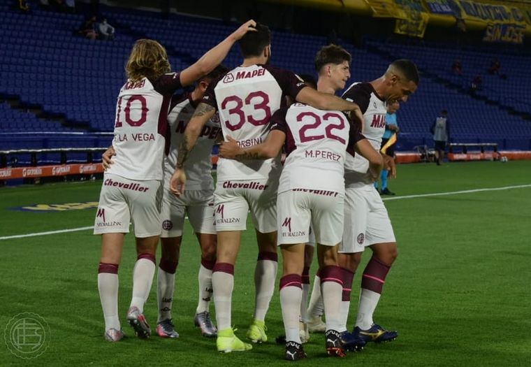 Lanús le gana a Boca en La Bombonera.