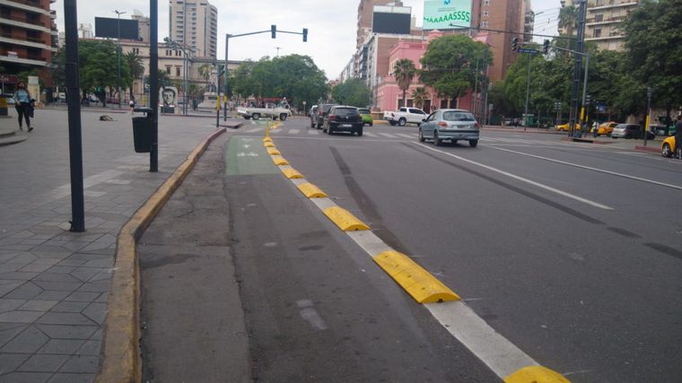 FOTO: Ciclovía en avenida Vélez Sarsfield