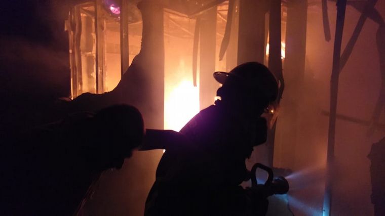 Se incendió la casa del actor Diego Reinhold en Calamuchita