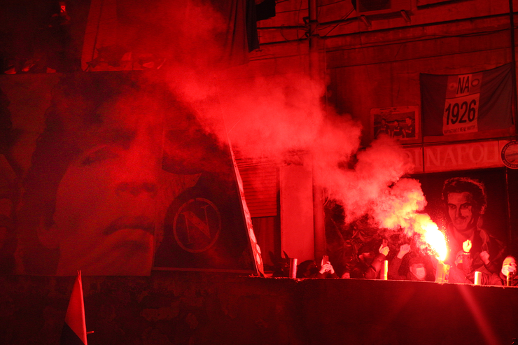 Mural de 1990 en Quartieri Spagnoli. FOTO: AFP.