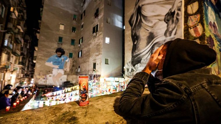 Mural de 1990 en Quartieri Spagnoli. FOTO: AFP.