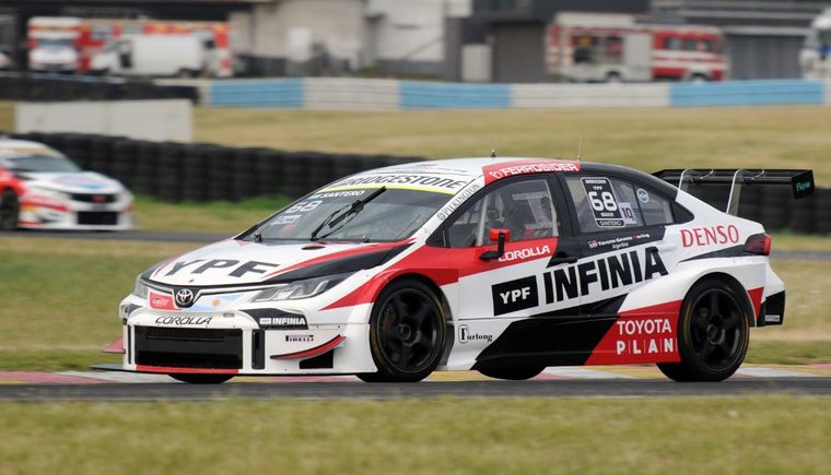 Julián Santero de Toyota lideró los entrenamientos, aún con piso seco.