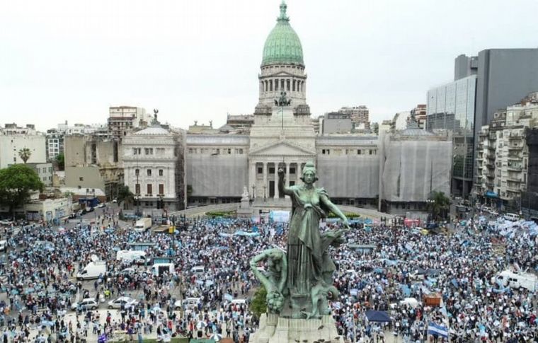 FOTO: Marcha contra la legalización del aborto en Buenos Aires.