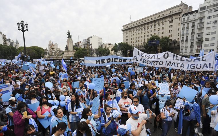 Marcha contra la legalización del aborto en Buenos Aires.