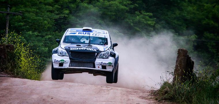 Ligato y su Agile Maxi Rally luchan adelante en Balcarce.