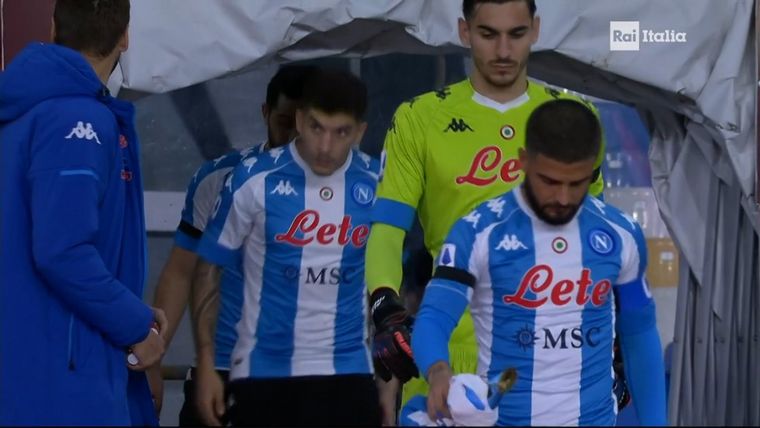 El Napoli se vistió e celeste y blanco en honor a Maradona