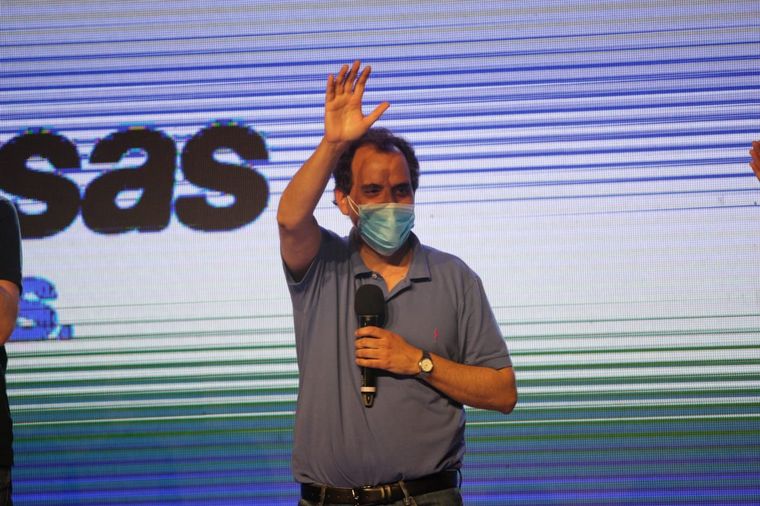 El reelecto intendente Juan Manuel Llamosas celebró su victoria en Río Cuarto