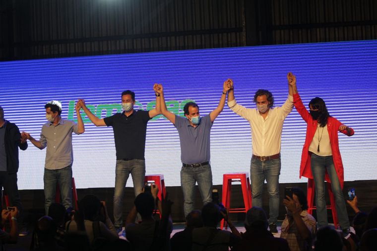 FOTO: El reelecto intendente Juan Manuel Llamosas celebró su victoria en Río Cuarto