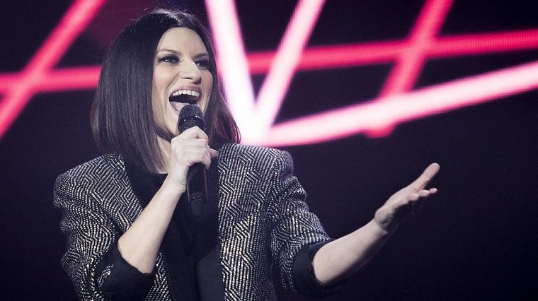 Laura Pausini y una polémica por su reflexión sobre la muerte de Maradona.