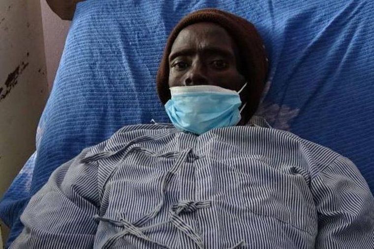 Lo estaban por embalsamar y “resucitó” en la morgue