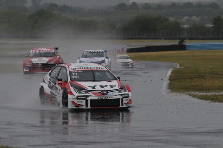 Matías Rossi lidera el STC2000 que vuelve a correr en el 'Gálvez'