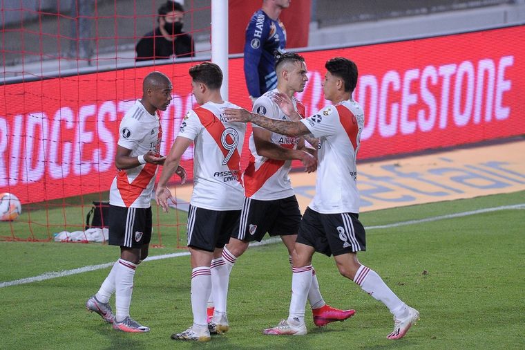 River venció a Athletico Paranaense con un gol a 10 minutos del final.
