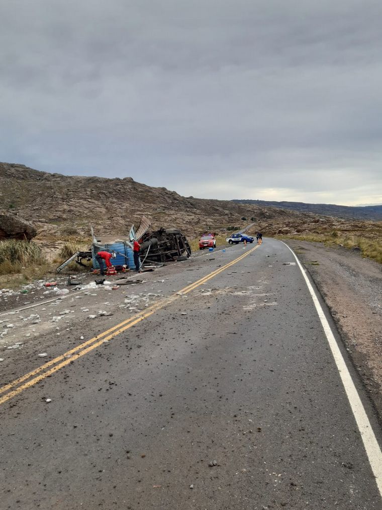 Volcó un camión en el Camino a las Altas Cumbres