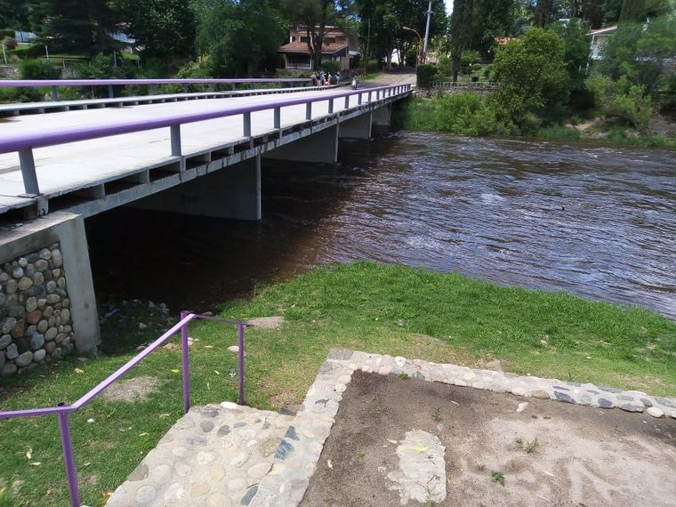 Crecida en el río San Antonio, Cuesta Blanca
